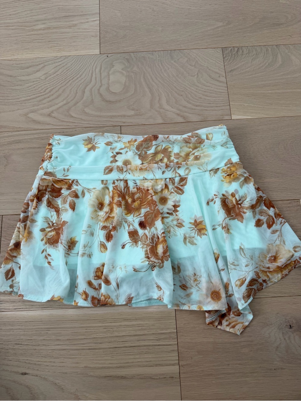 Abercrombie - Floral Pleated Mini Skort in Cream and Brown